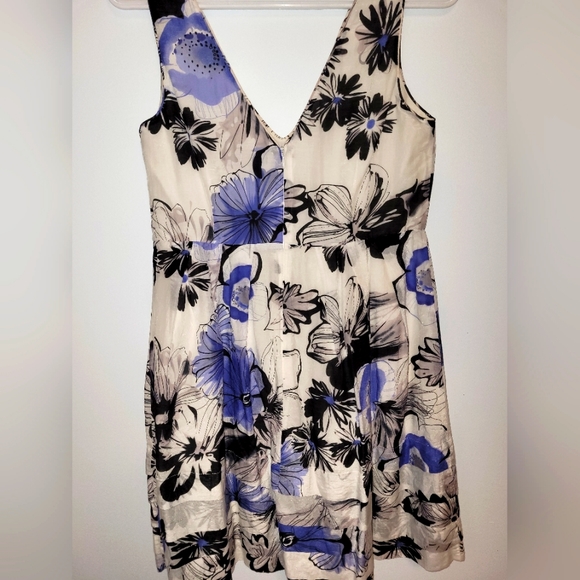 Italian Designer Gorgeous summer dress - Picture 4 of 4